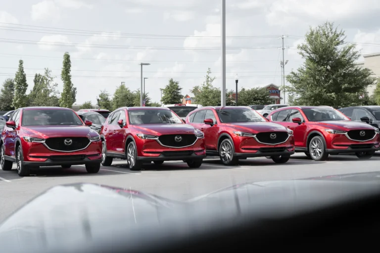 Rows of cars on a lot, illustrating the lemon law in Ohio for new and used vehicles
